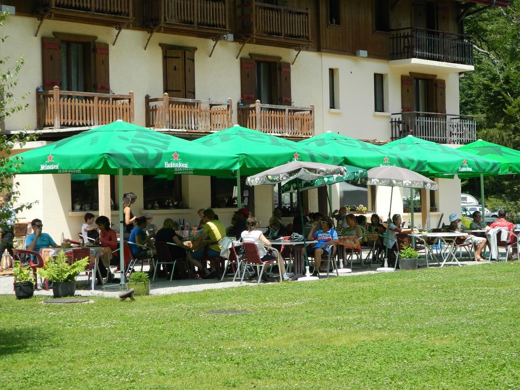 Logis Hotel Les Sapins Montriond Exterior foto